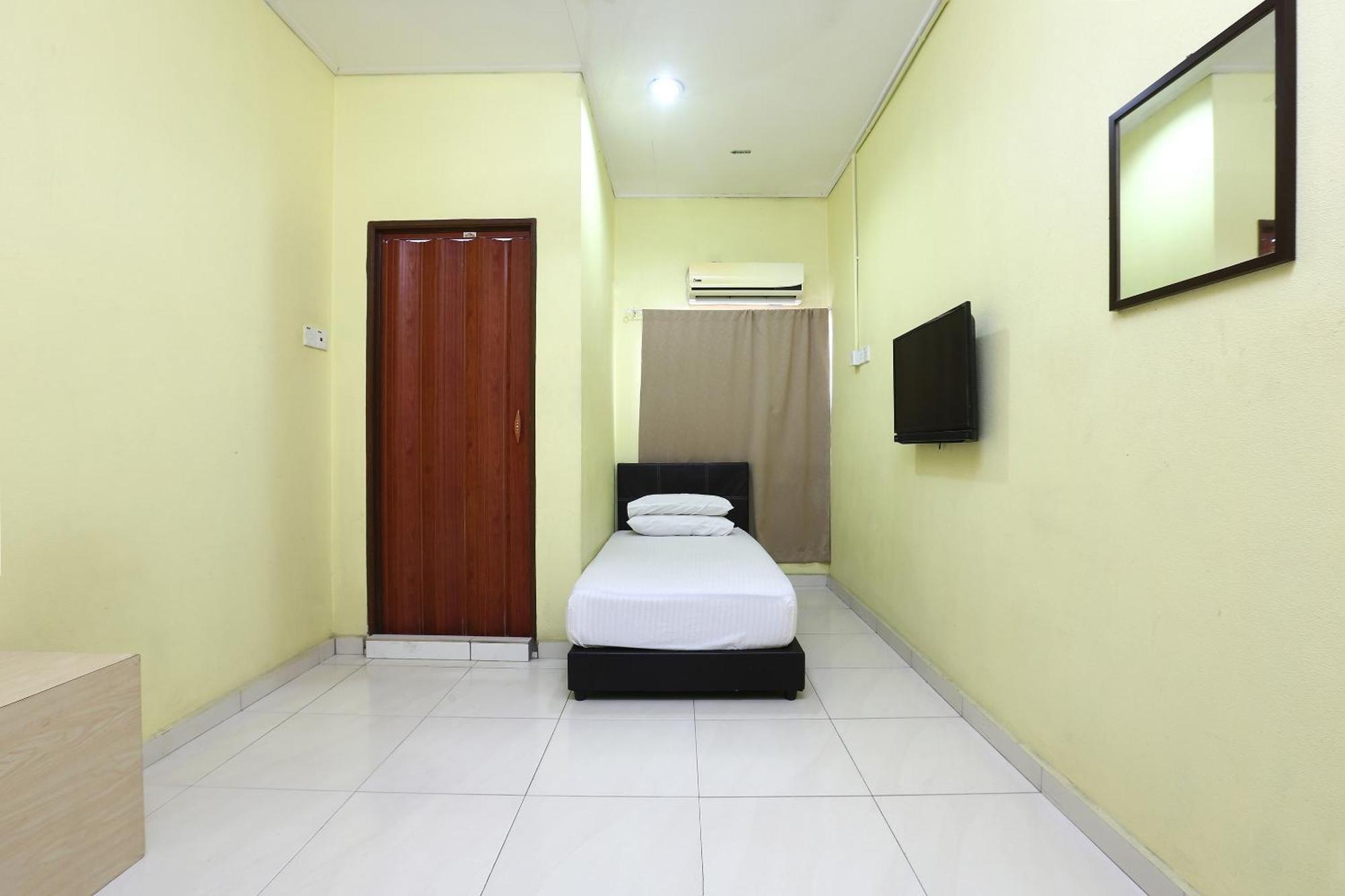 Oyo 89925 Innap Kota Bharu Kültér fotó